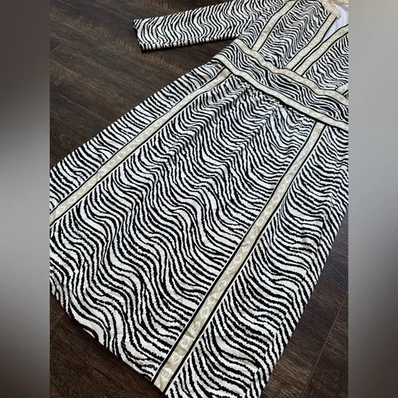 J. McLaughlin Zebra Print Knit Dress 3/4 Sleeve Career Casual S - Picture 2 of 6